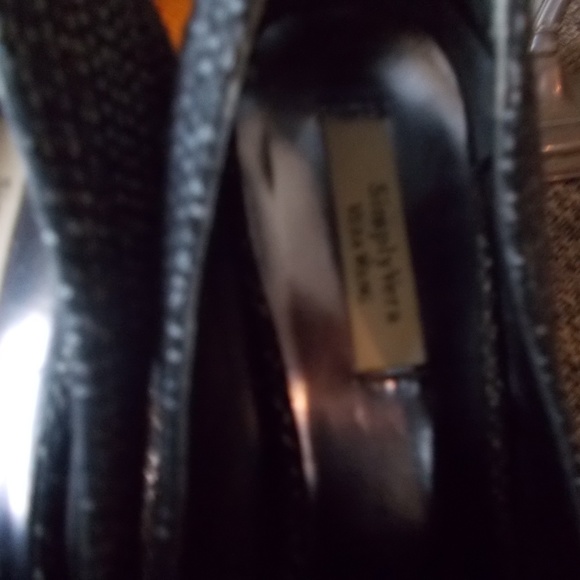 SIMPLY VERA WANG TASSEL HEELS SZ 7.5 - Picture 4 of 7